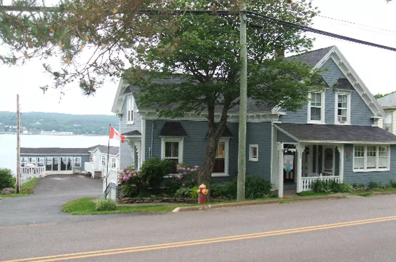 Harbourview Motel & Accommodations