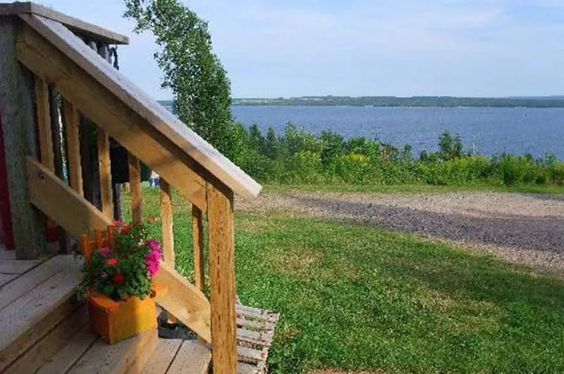 Bear on the Lake Guesthouse