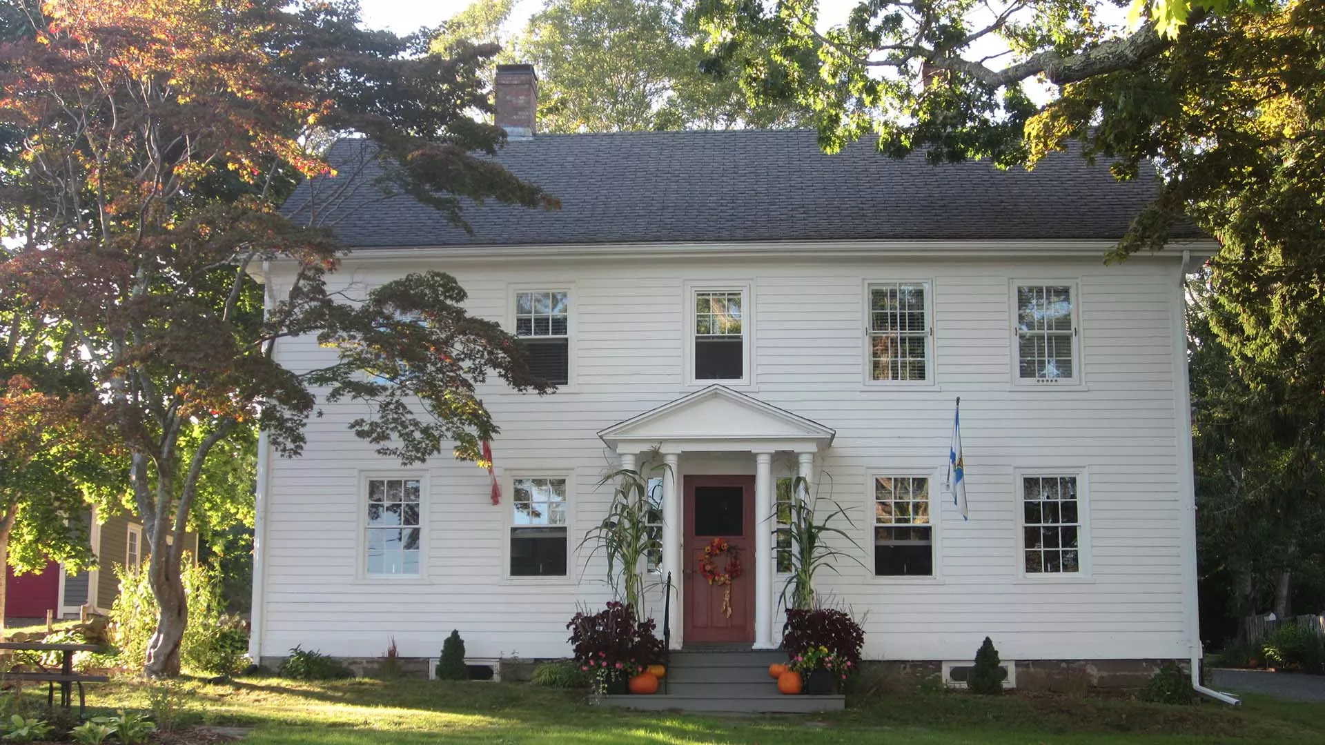Grand Oak Manor Bed & Breakfast