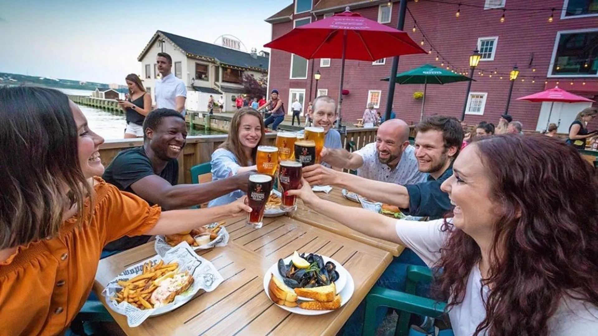 The Lower Deck Pub, Beer Market & Tap Room