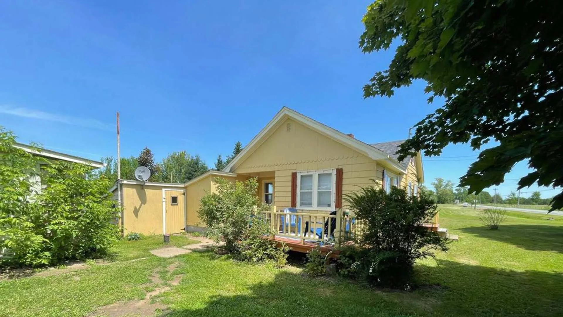 Little Yellow House In The Heart Of The Valley