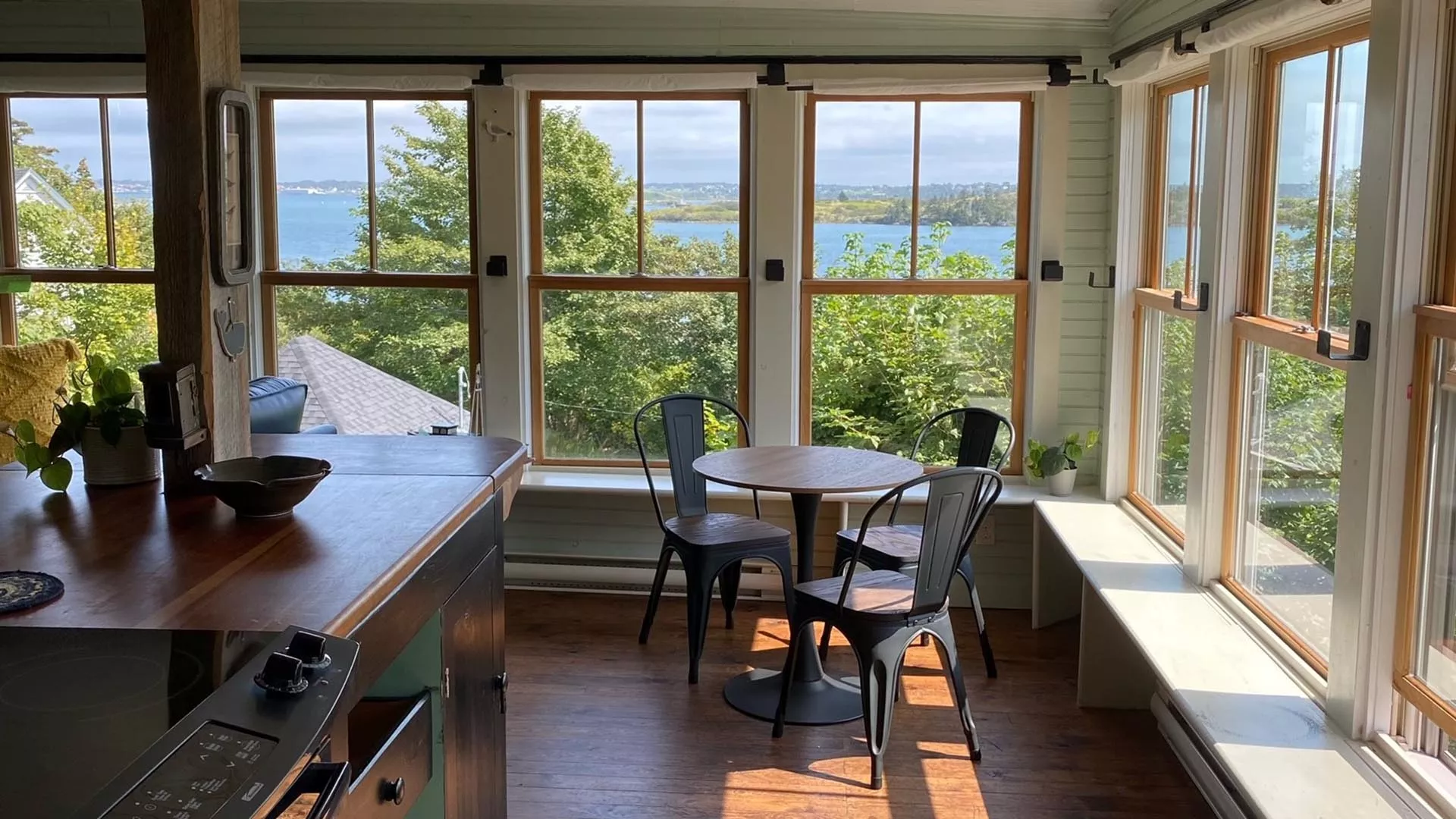 Gull Cottage at Cape Forchu