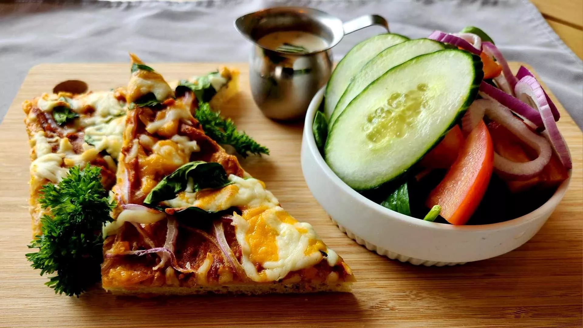 The Hungry Traveler Cafe